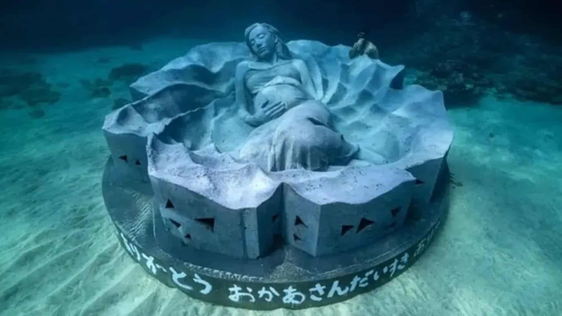 “Ocean Gaia”: escultura subaquática une arte e conservação marinha no Japão